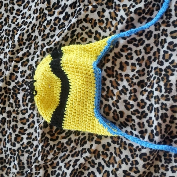 2 Minion beanies - Picture 3 of 7